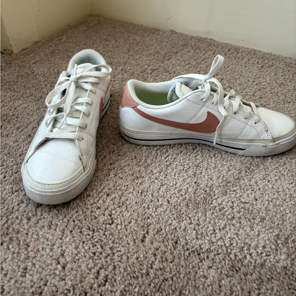 Nike White and Pink Sneakers Classic Design